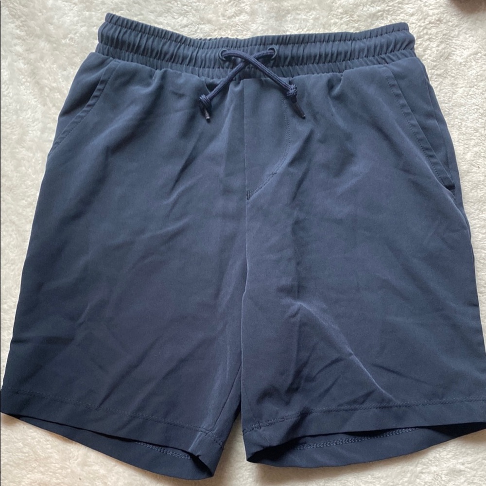 Vineyard vines boys shorts M